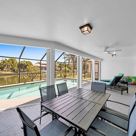 Luxury Waterfront Haven In Cape Coral - Dog-Friendly Escape With Private Pool Villa Luaran gambar