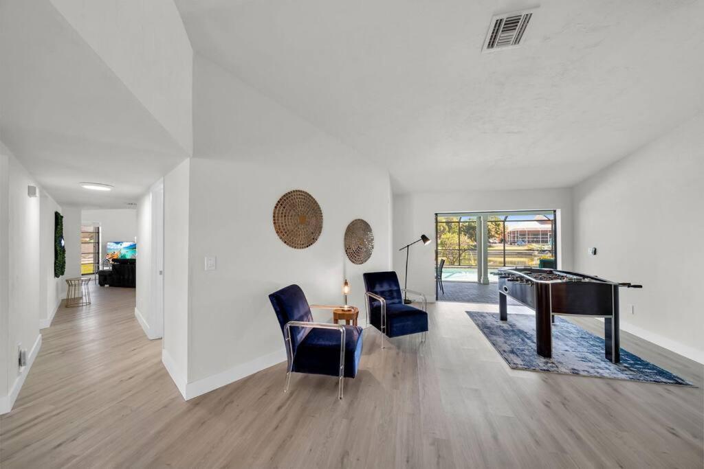 Luxury Waterfront Haven In Cape Coral - Dog-Friendly Escape With Private Pool Villa Luaran gambar