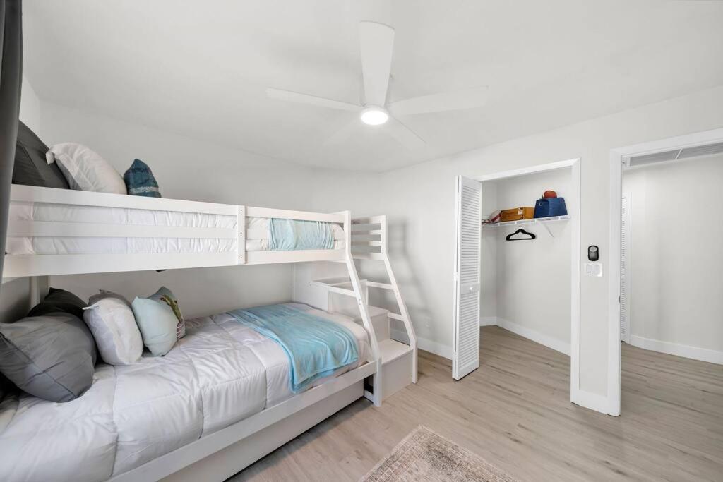 Luxury Waterfront Haven In Cape Coral - Dog-Friendly Escape With Private Pool Villa Luaran gambar