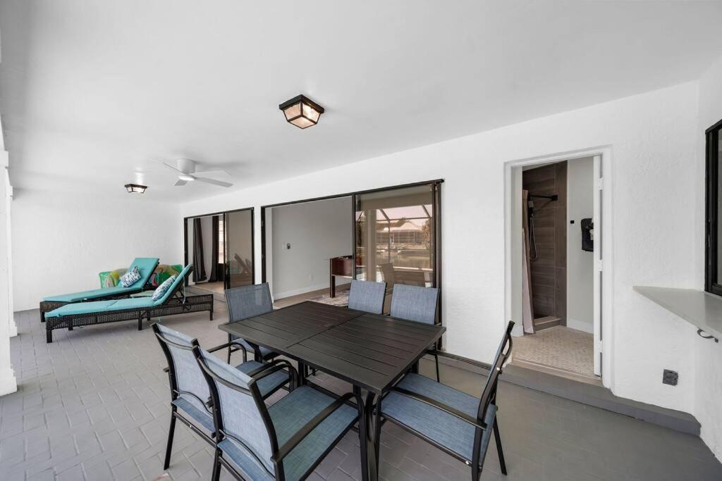 Luxury Waterfront Haven In Cape Coral - Dog-Friendly Escape With Private Pool Villa Luaran gambar