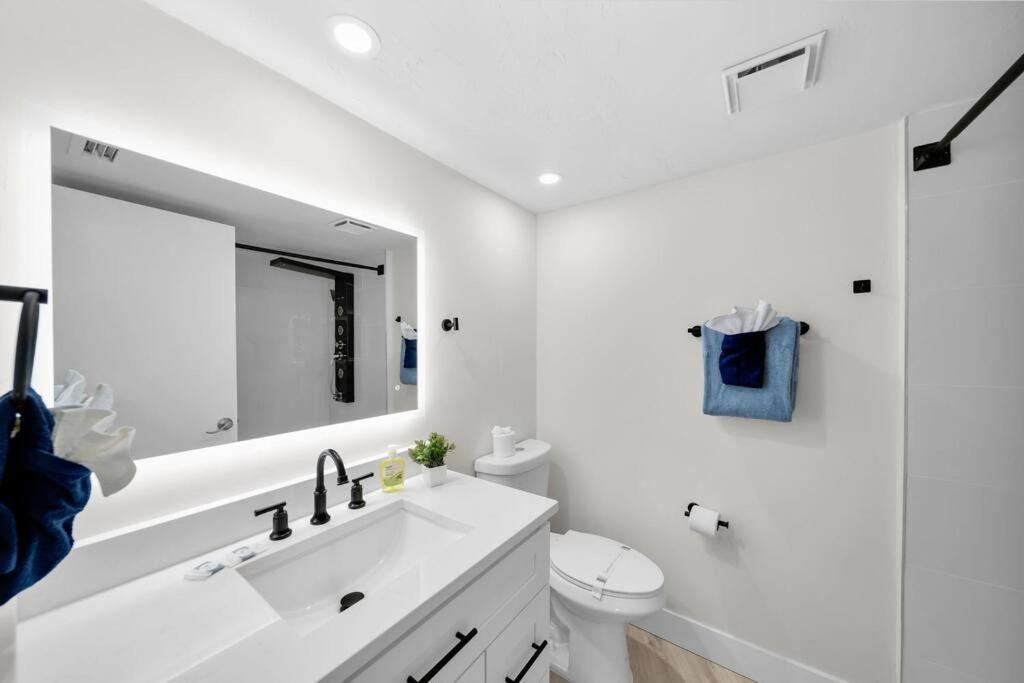 Luxury Waterfront Haven In Cape Coral - Dog-Friendly Escape With Private Pool Villa Luaran gambar
