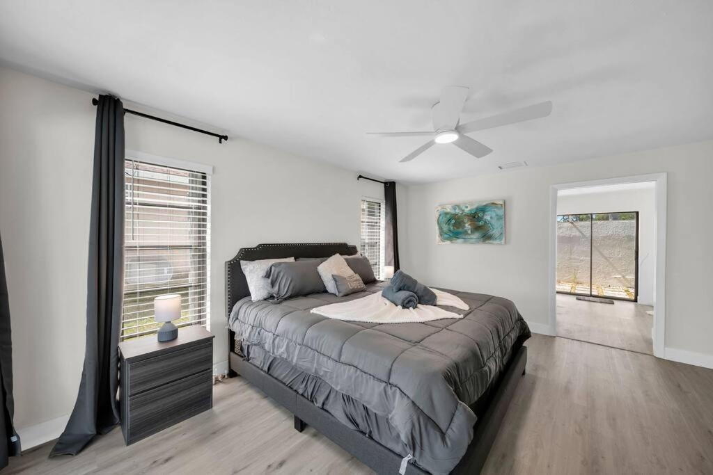 Luxury Waterfront Haven In Cape Coral - Dog-Friendly Escape With Private Pool Villa Luaran gambar
